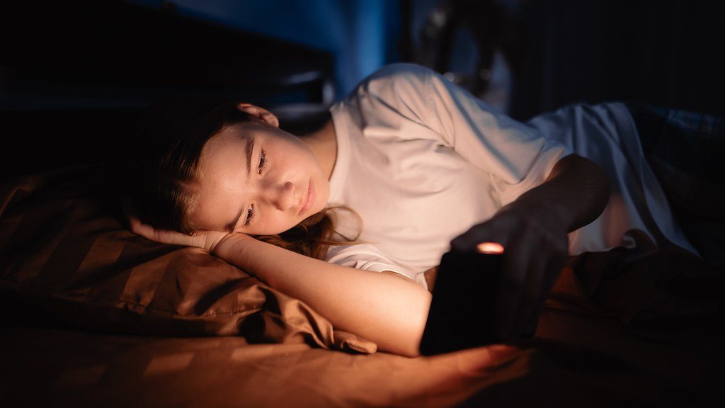 Pessoa em reflexão e pausa emocional